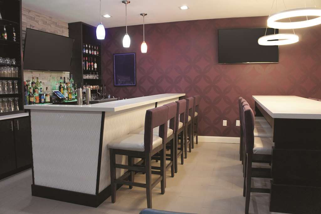 La Quinta By Wyndham Russellville Restaurant bilde